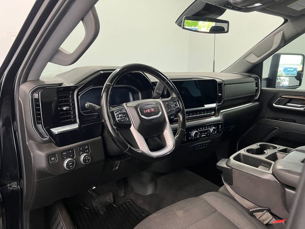 Used 2024 GMC Sierra 3500 SLE w/ SLE Value Package AWD/4WD image 4