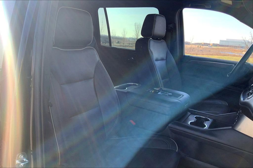 Used 2023 Chevrolet Suburban Premier image 23