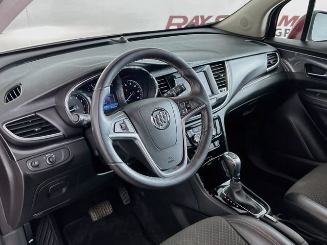 Used 2021 Buick Encore Preferred AWD/4WD image 31