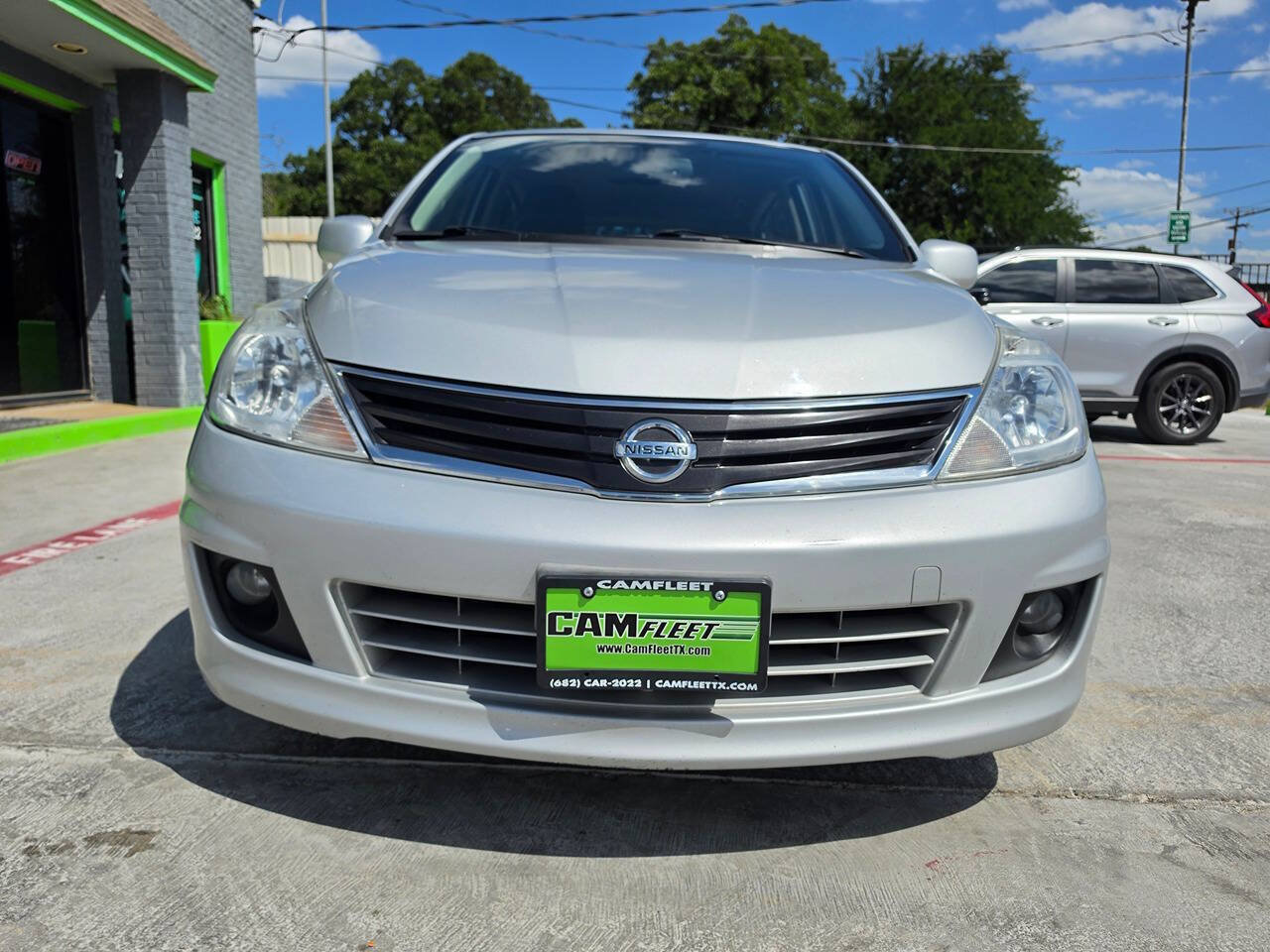 Used 2012 Nissan Versa Hatchback w/ SL Navigation Pkg FWD image 8