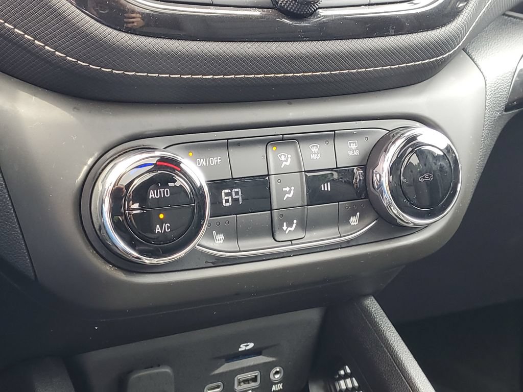 Used 2021 Chevrolet TrailBlazer ACTIV w/ Sun and Liftgate Package AWD/4WD image 17