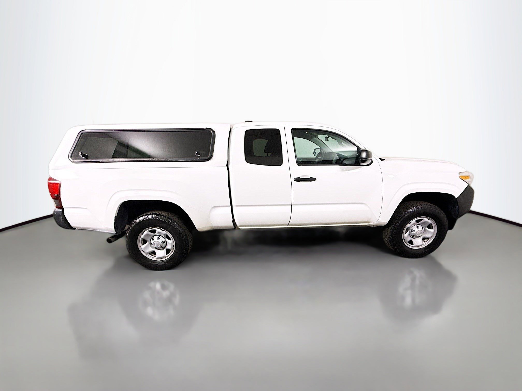 Used 2020 Toyota Tacoma SR image 11