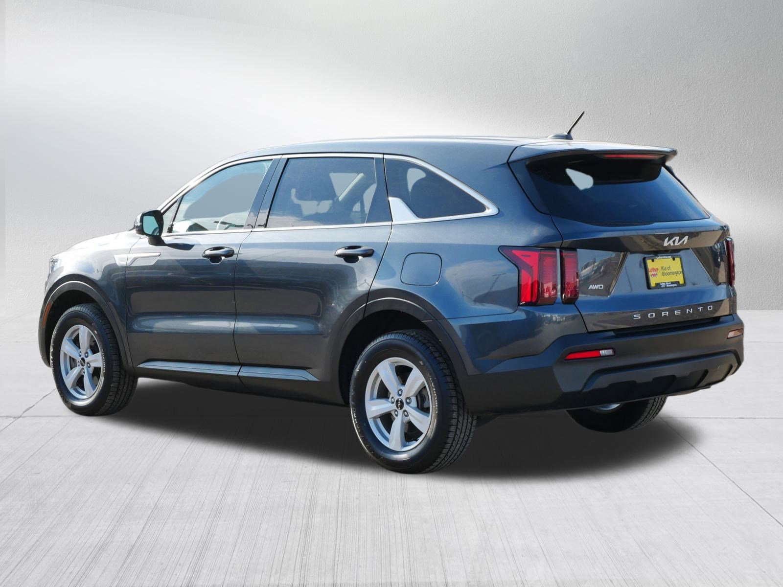 Used 2022 Kia Sorento LX image 5