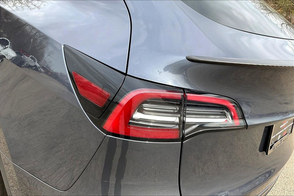 Used 2023 Tesla Model Y Performance image 22