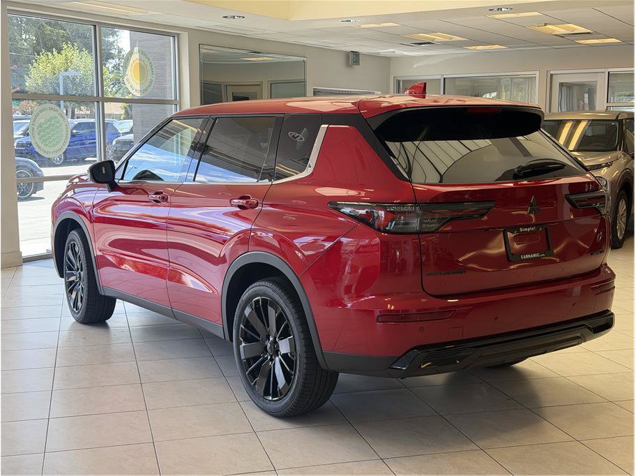 New 2026 Mitsubishi Outlander LE FWD image 7