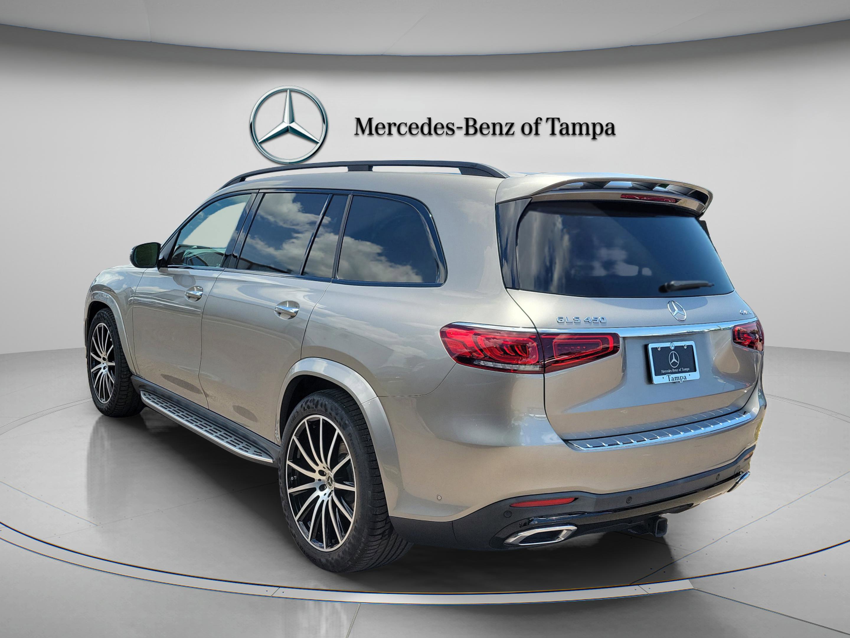 Used 2023 Mercedes-Benz GLS 450 4MATIC image 2