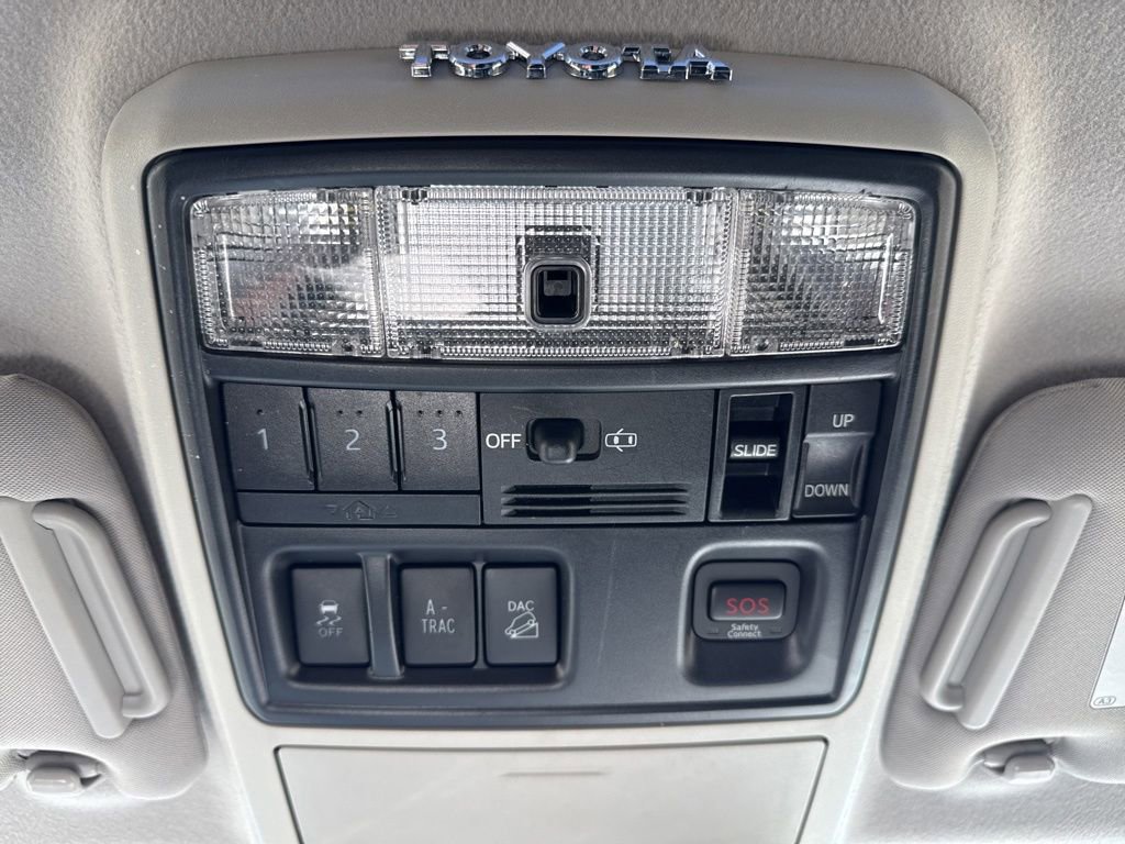 Used 2017 Toyota 4Runner Limited AWD/4WD image 18