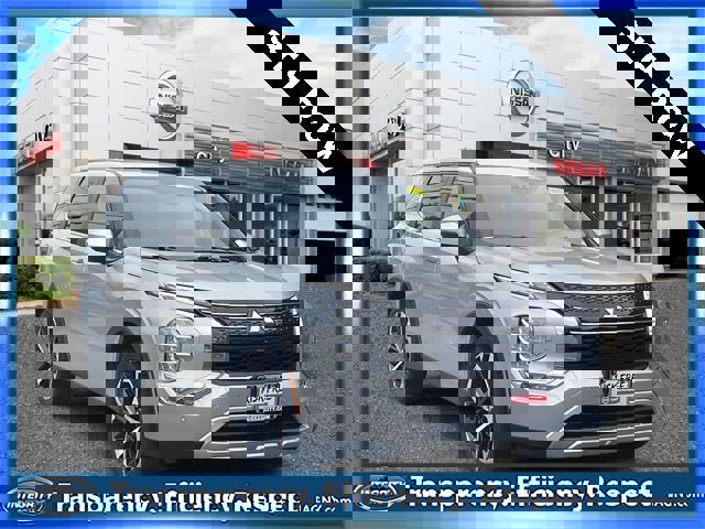 Used 2023 Mitsubishi Outlander SE
