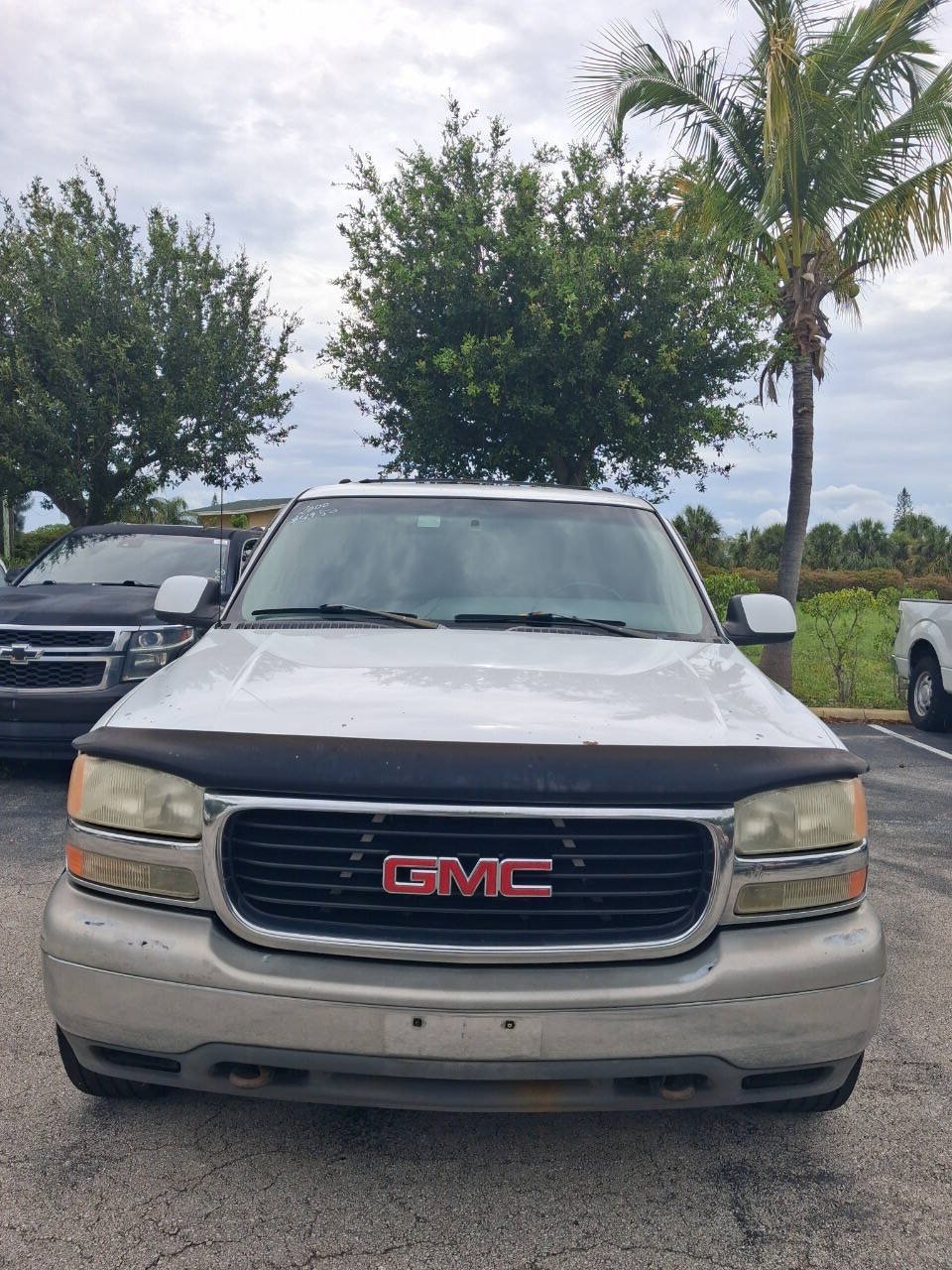 Used 2000 GMC Yukon XL 2500 SLT w/ SLT Marketing Opt Pkg AWD/4WD image 3