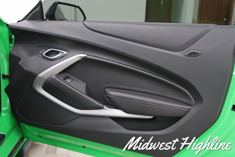 Used 2017 Chevrolet Camaro SS RWD image 39