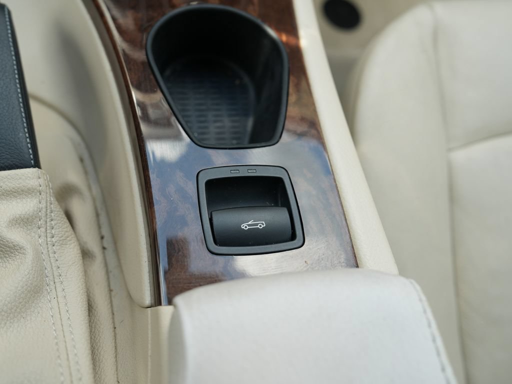 Used 2013 BMW 328i Convertible RWD image 29