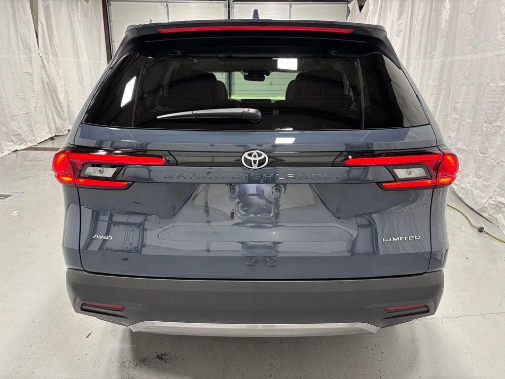 Used 2026 Toyota Grand Highlander AWD image 6