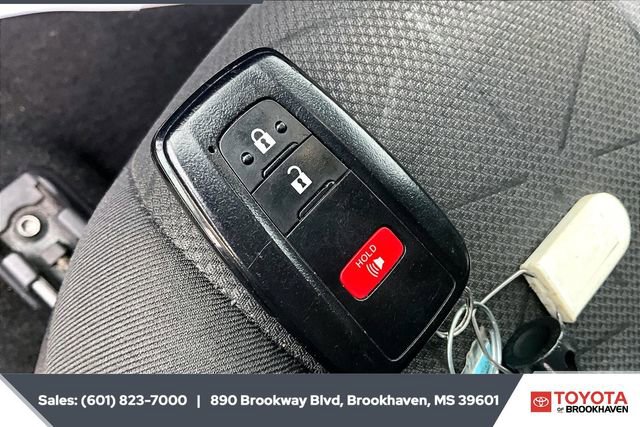 Used 2024 Toyota RAV4 XLE image 9