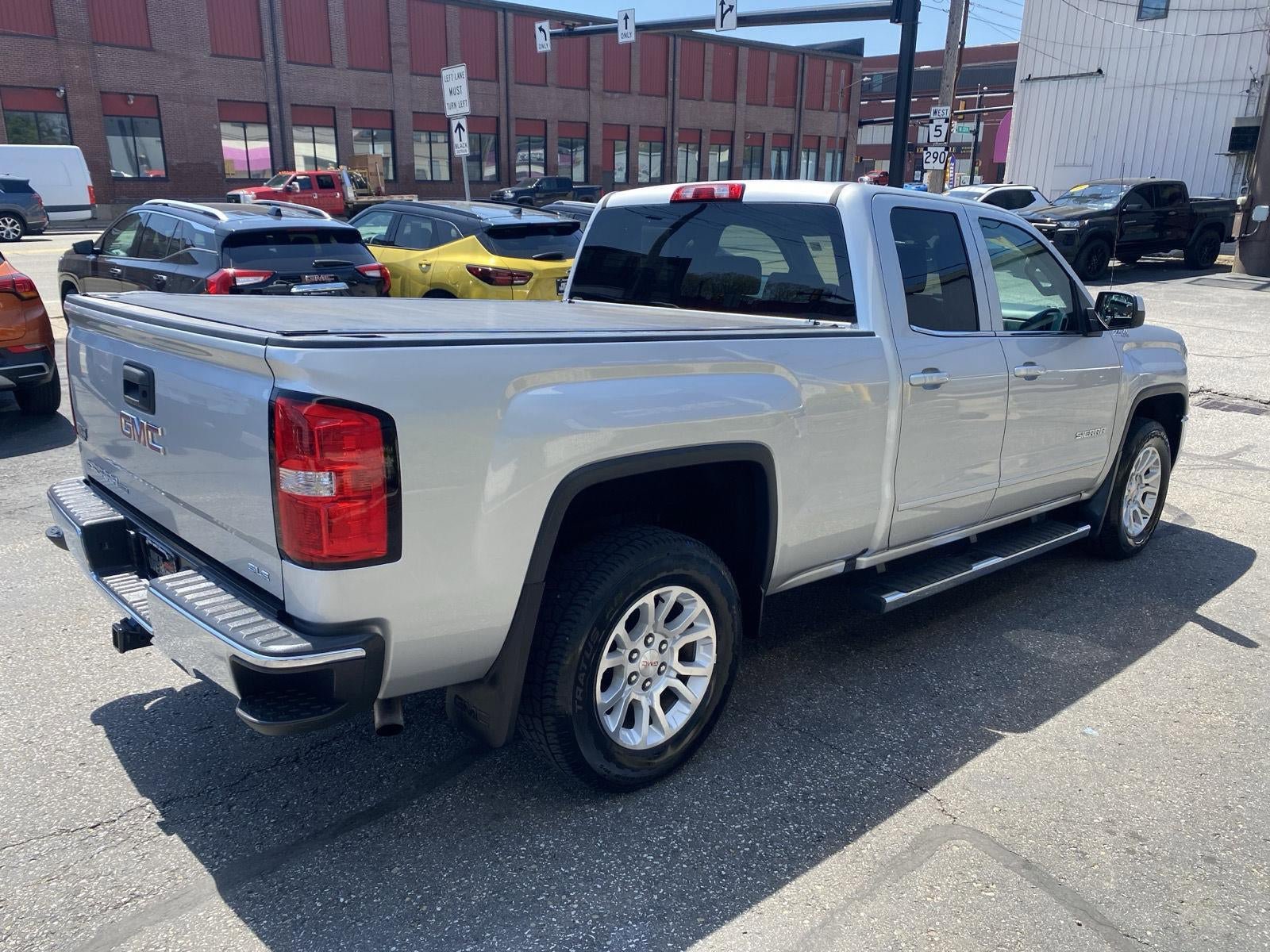 Used 2019 GMC Sierra 1500 SLE w/ SLE Value Package AWD/4WD image 8