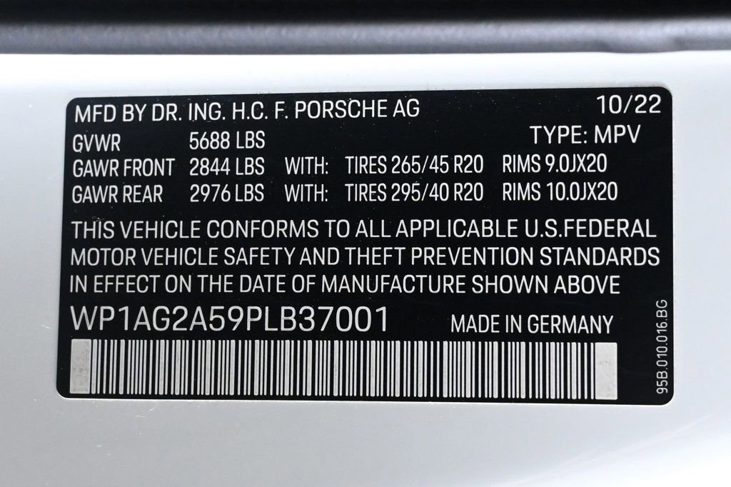 Certified 2023 Porsche Macan S image 31