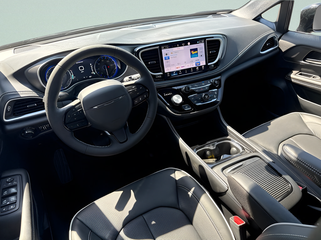 New 2027 Chrysler Pacifica Limited AWD/4WD image 13
