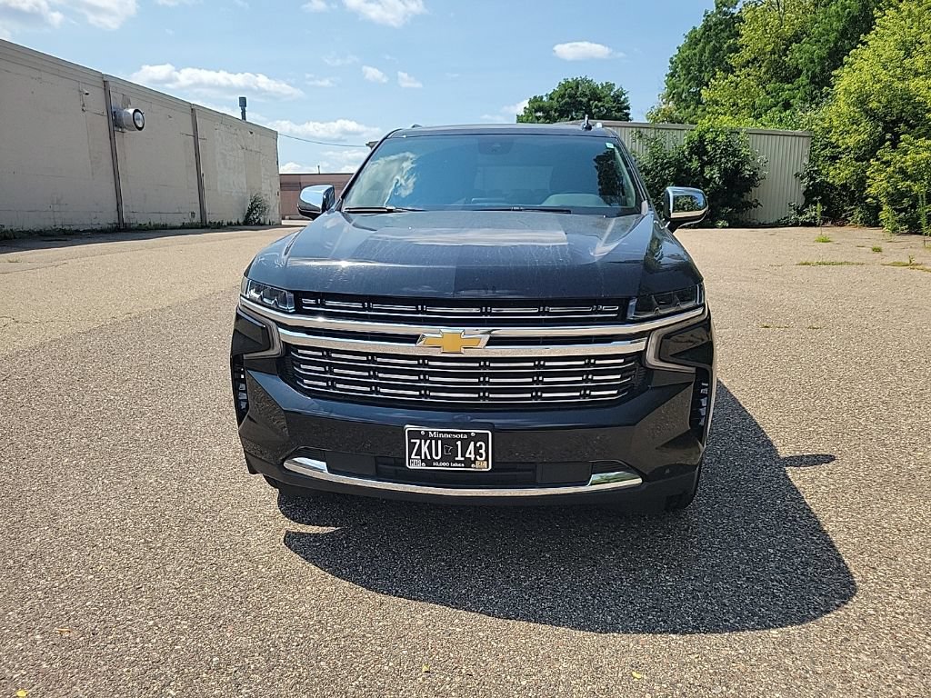 Used 2023 Chevrolet Suburban Premier AWD/4WD image 3