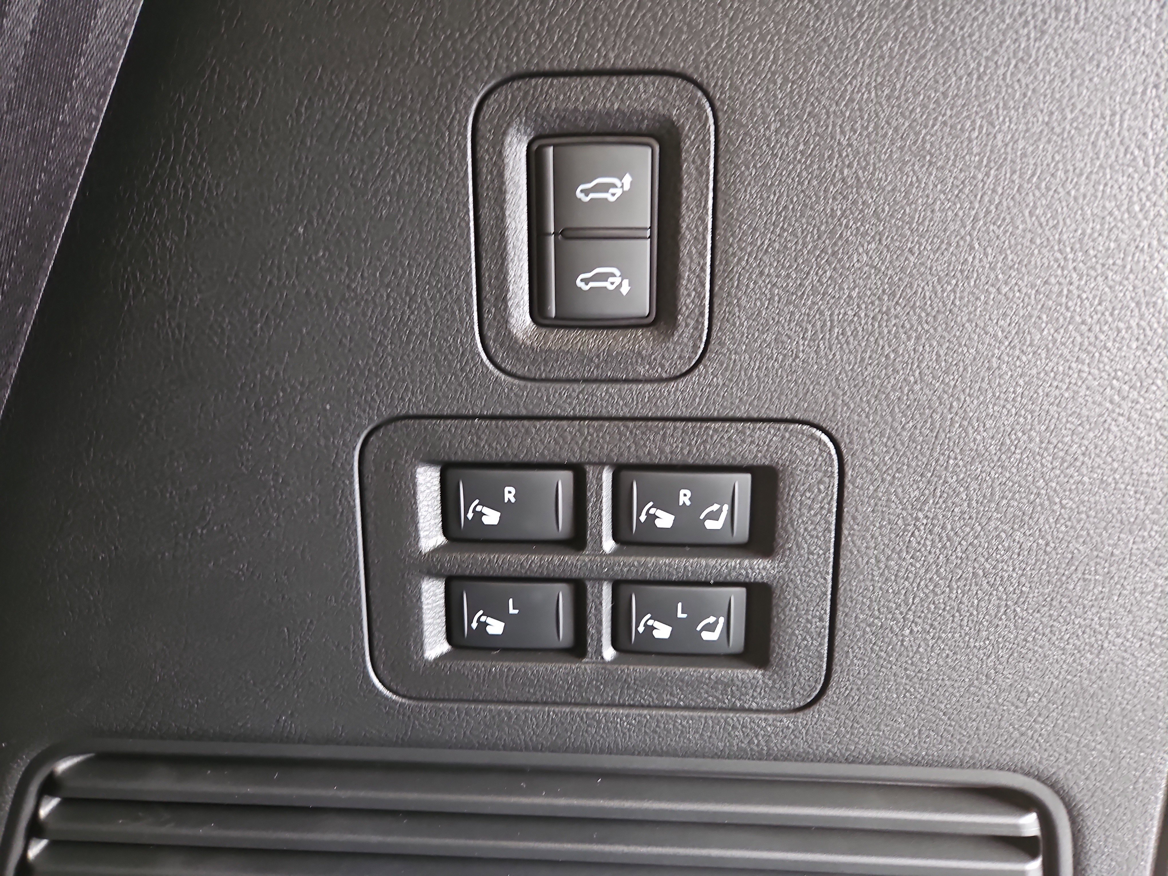 New 2026 Nissan Armada PRO-4X image 15
