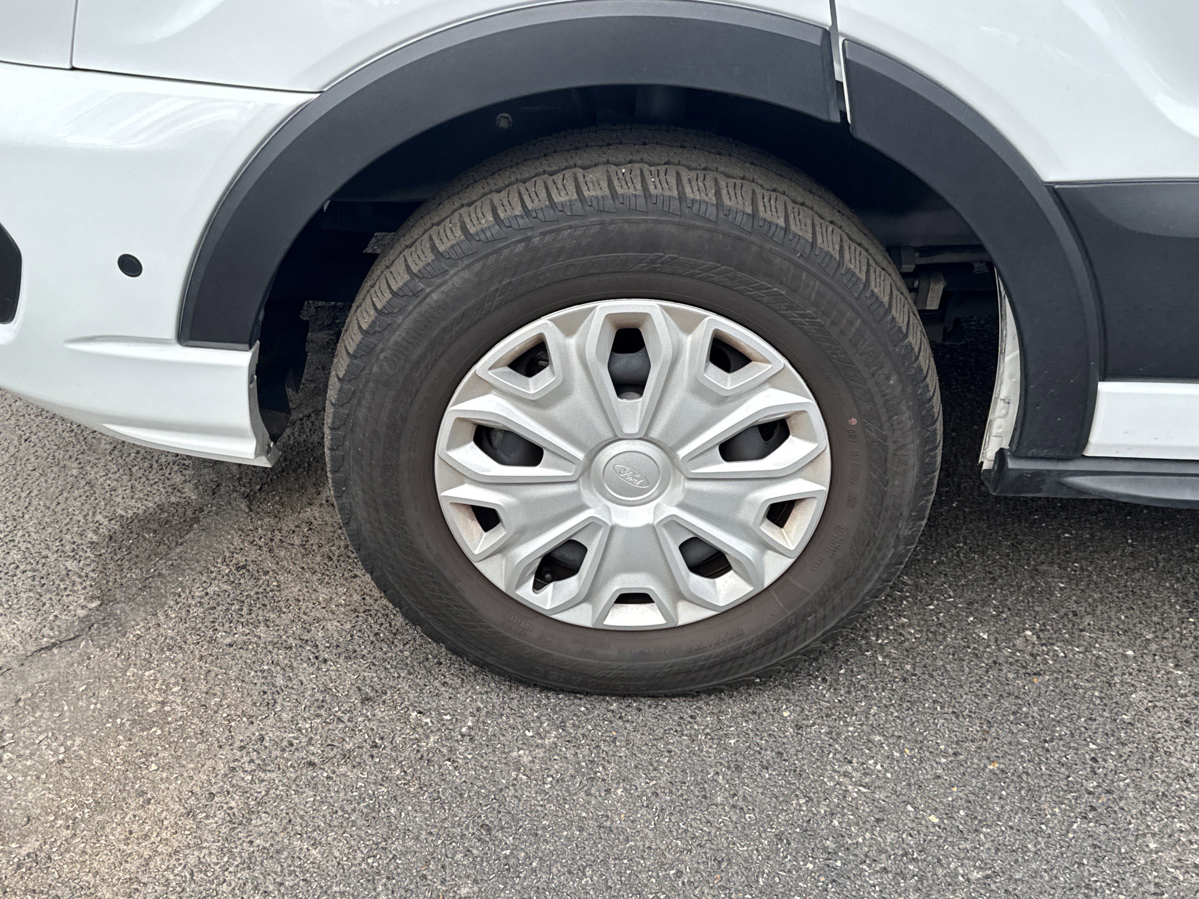 Used 2024 Ford Transit 350 XLT image 9