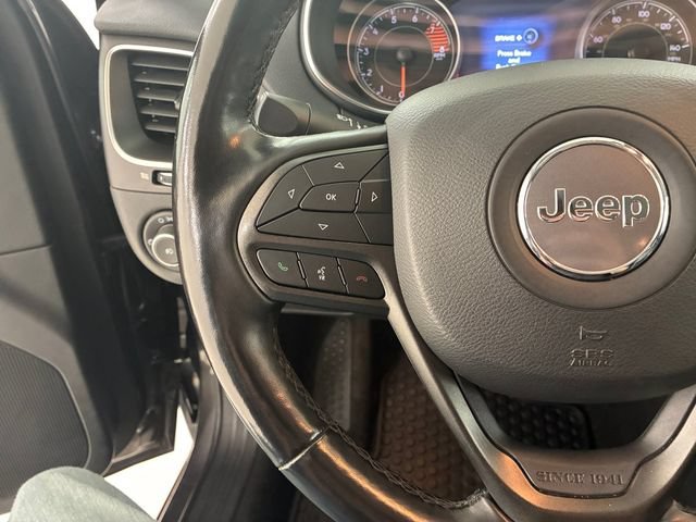 Used 2021 Jeep Cherokee Trailhawk w/ Comfort/Convenience Group AWD/4WD image 23
