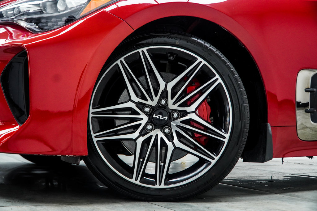 Used 2023 Kia Stinger GT2 RWD image 8