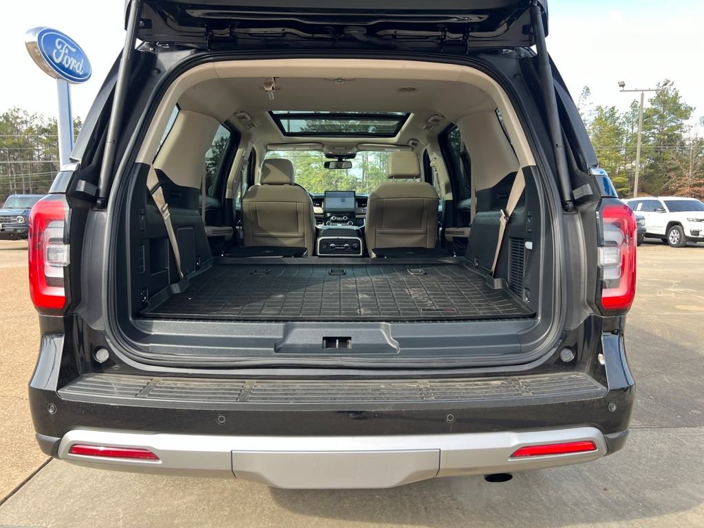 Used 2023 Ford Expedition Limited image 19
