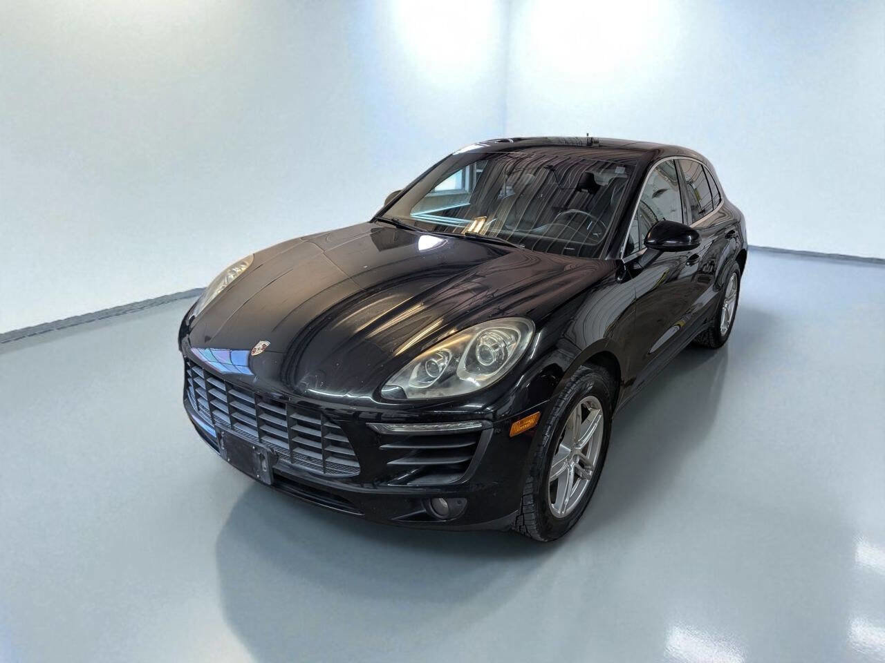 Used 2015 Porsche Macan S image 2