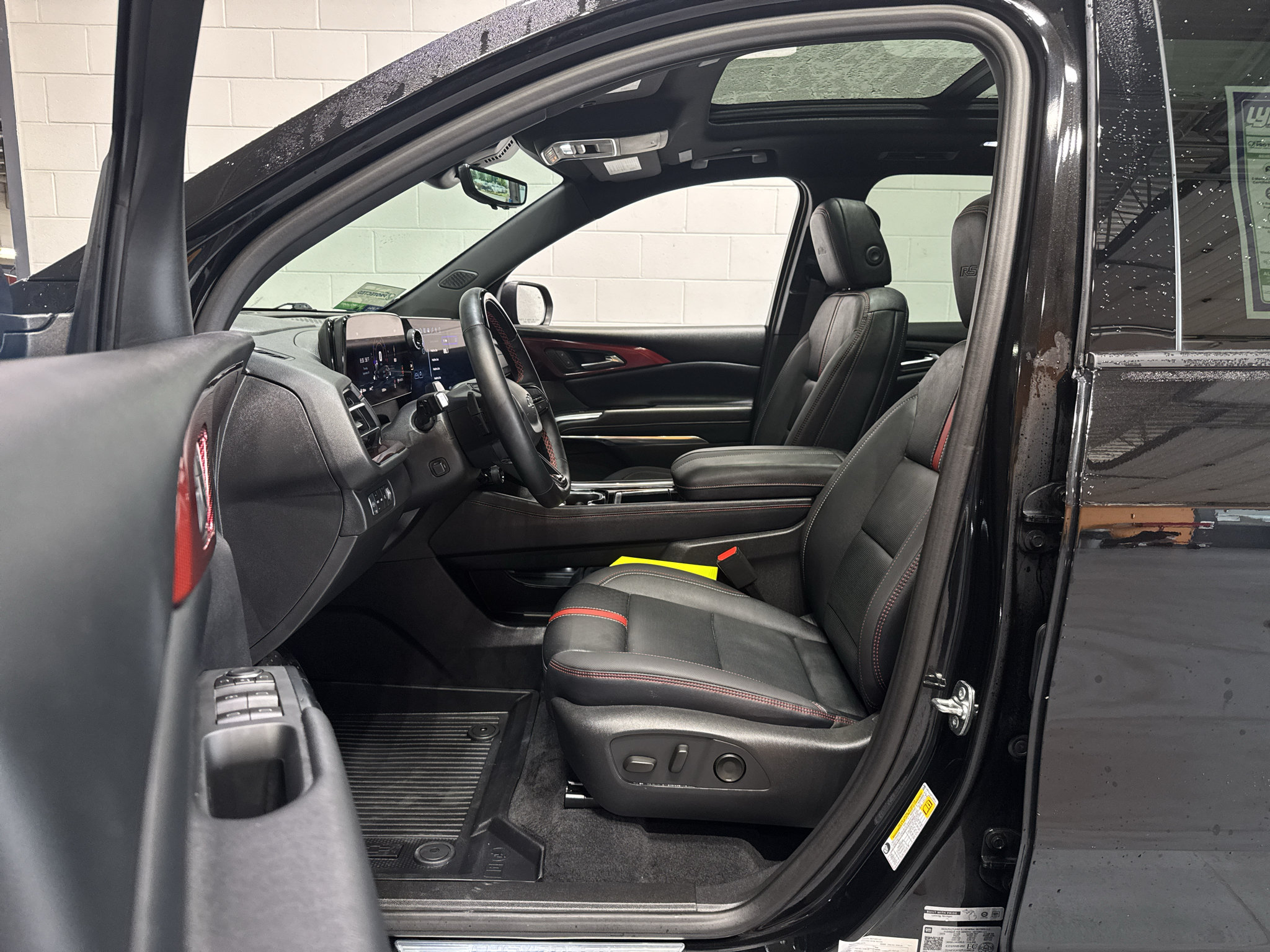 Used 2026 Chevrolet Traverse RS w/ LPO, Floor Liner Package AWD/4WD image 18