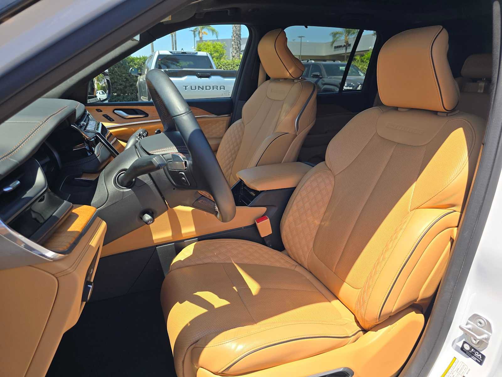 Used 2022 Jeep Grand Cherokee Summit AWD/4WD image 23