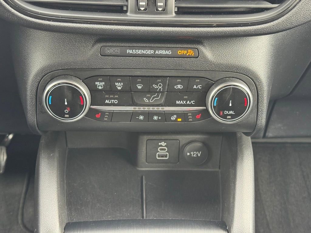 Used 2025 Ford Escape ST-Line Select AWD/4WD image 17