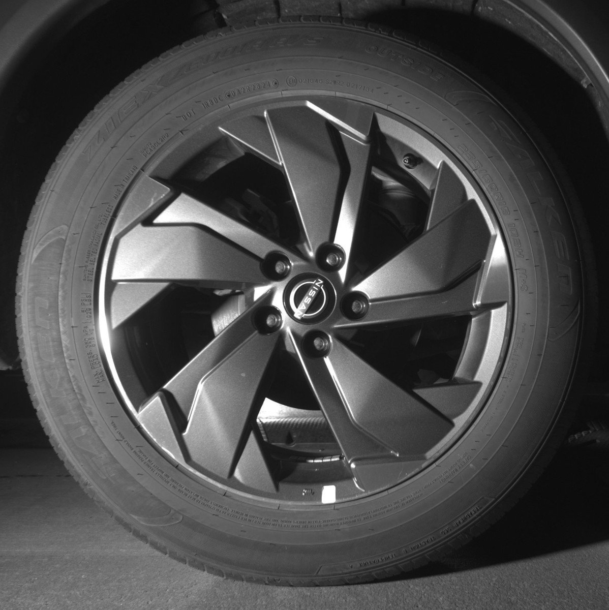 Used 2025 Nissan Rogue SV image 15