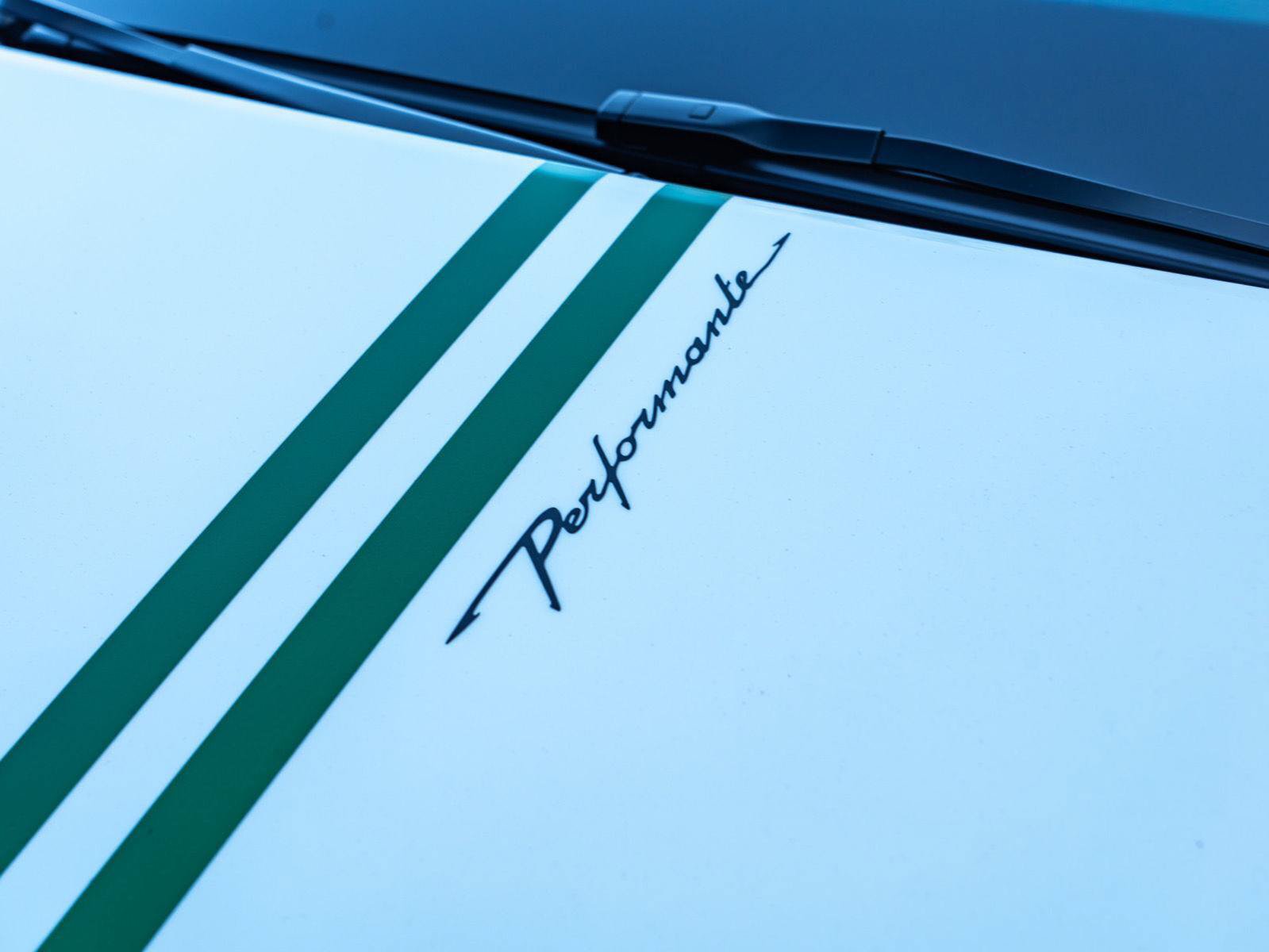 Used 2018 Lamborghini Huracan Performante AWD/4WD image 18