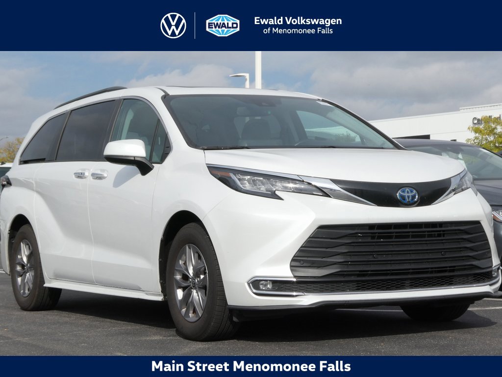 Used 2023 Toyota Sienna XLE