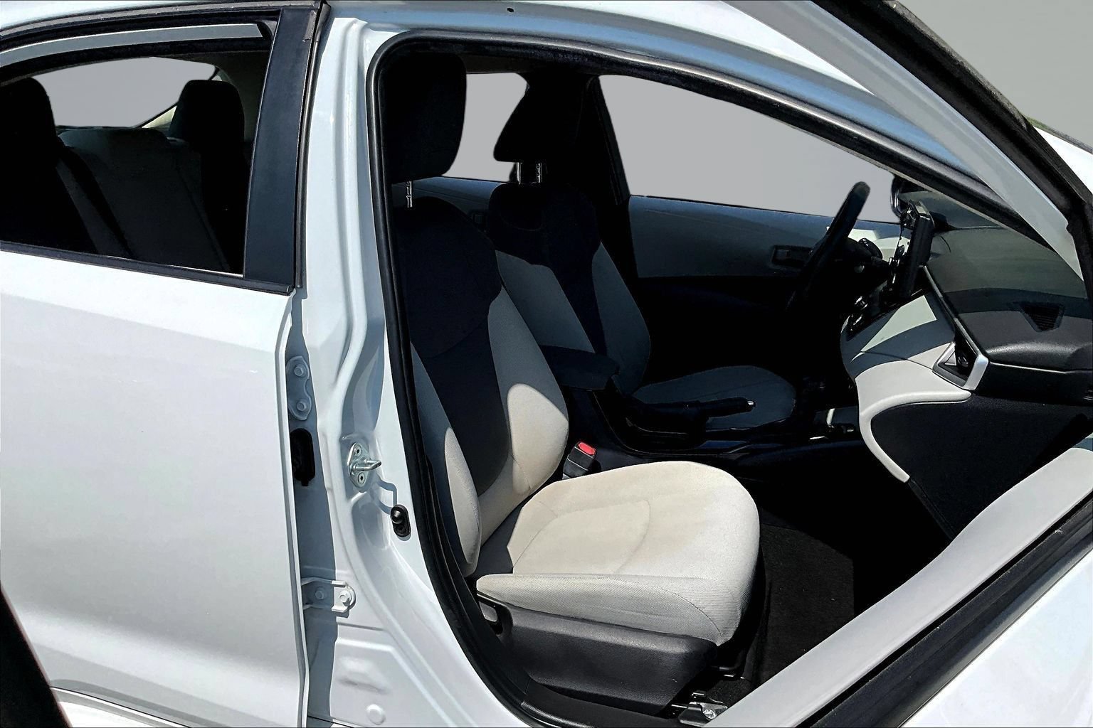 Used 2022 Toyota Corolla L FWD image 25