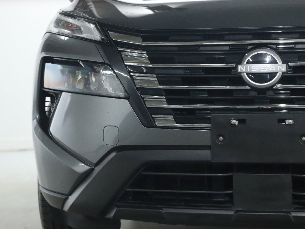 Certified 2026 Nissan Rogue SV AWD/4WD image 7