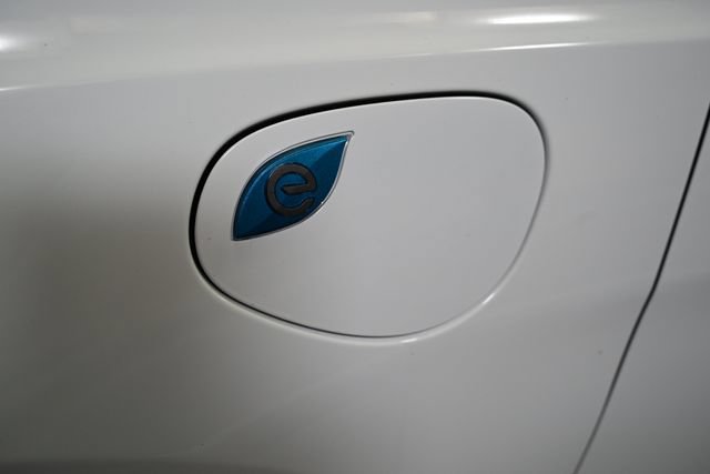 Used 2023 Chrysler Pacifica Limited FWD image 12