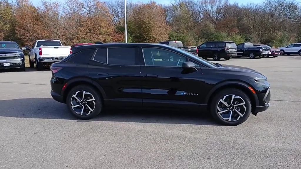 New 2026 Chevrolet Equinox EV LT w/ Comfort Package FWD image 9