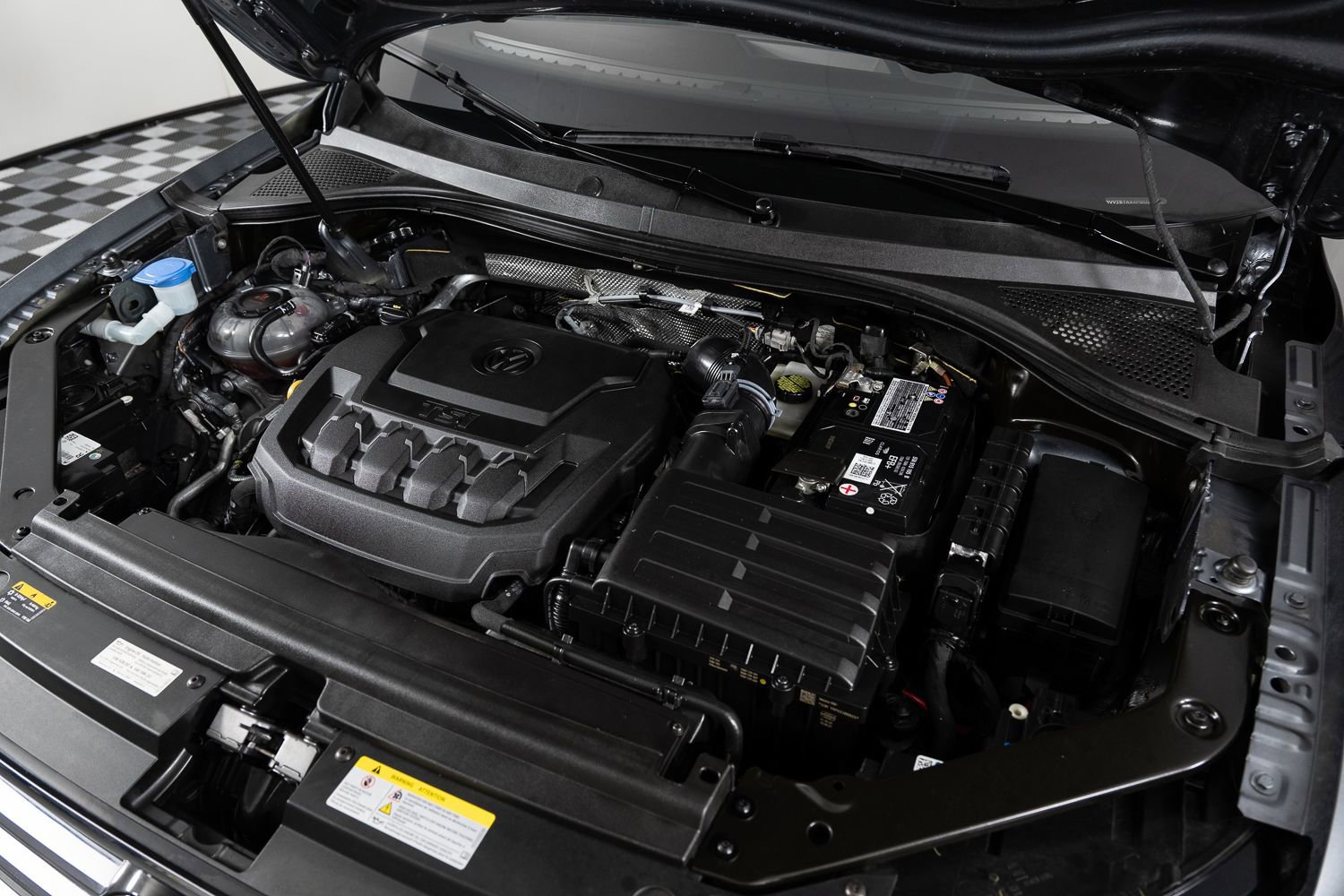 Used 2023 Volkswagen Tiguan SE image 44