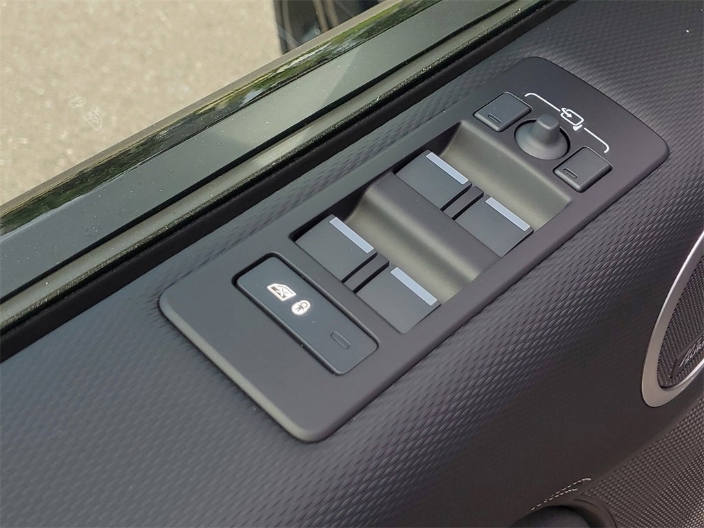 New 2025 Land Rover Discovery Dynamic SE image 11