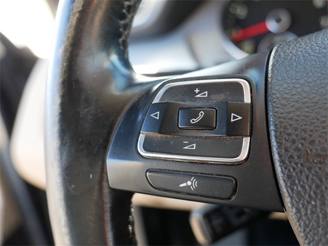 Used 2013 Volkswagen CC Lux image 24