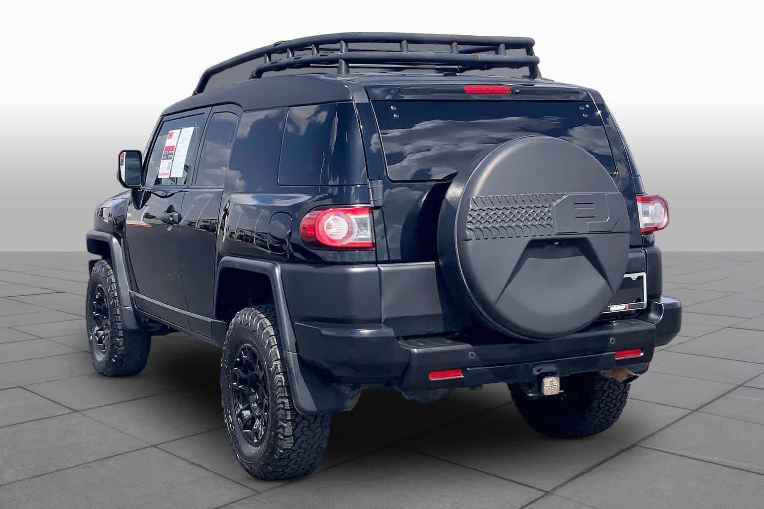 Used 2012 Toyota FJ Cruiser 2WD w/ Upgrade Pkg image 10