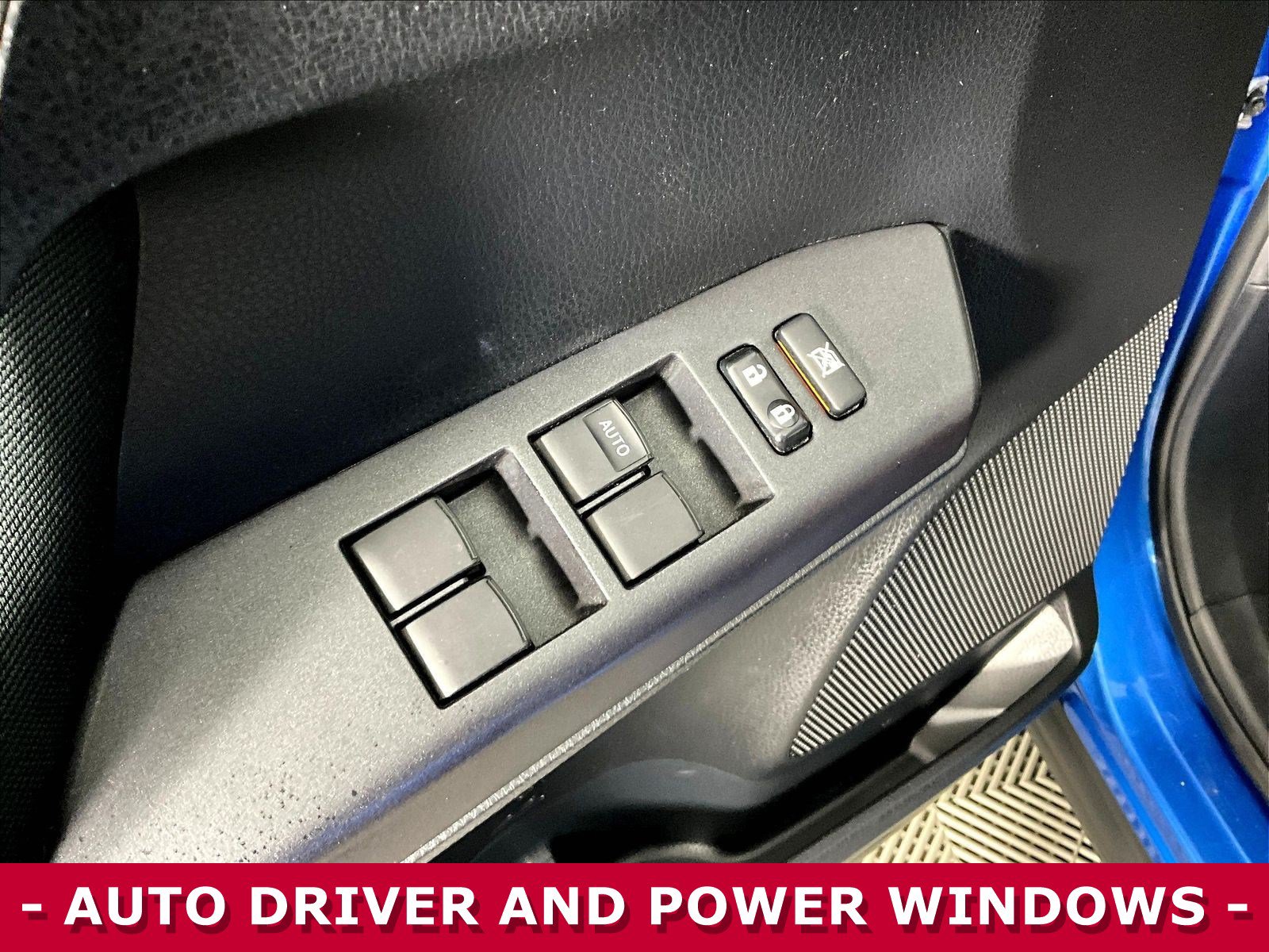 Used 2018 Toyota RAV4 LE w/ All Weather Liner Package FWD image 39