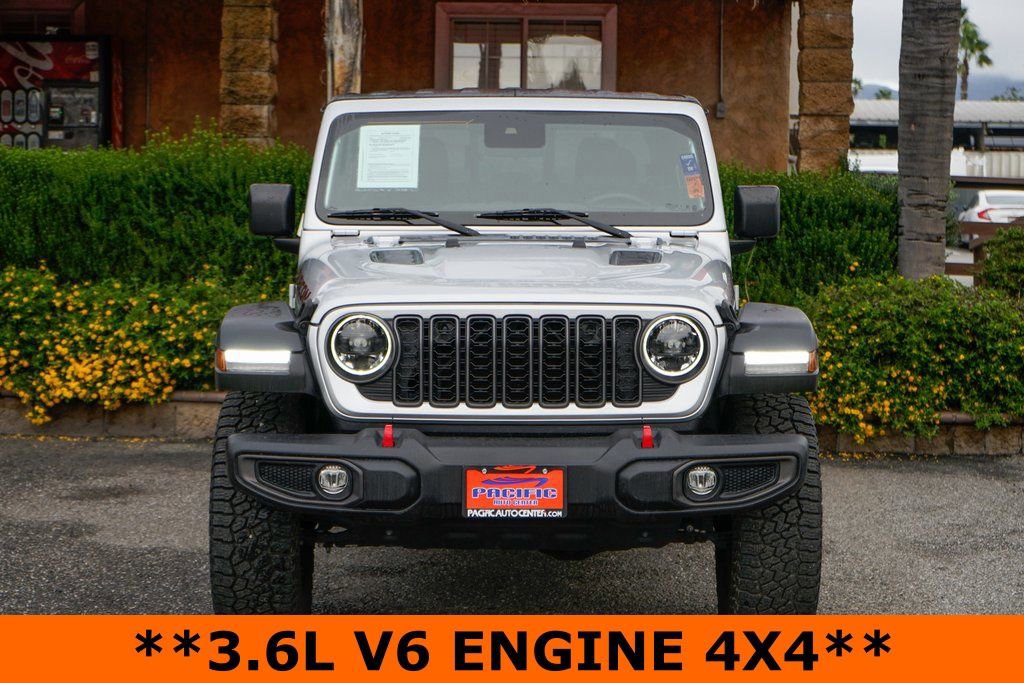 Used 2024 Jeep Gladiator Rubicon w/ Convenience Group image 3