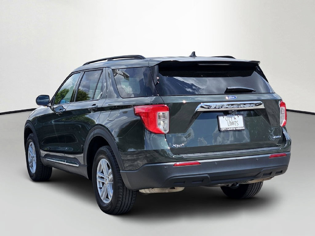 Used 2024 Ford Explorer XLT AWD/4WD image 7