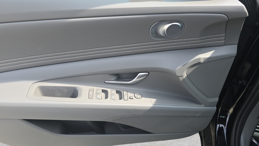 New 2026 Hyundai Elantra SEL Sport Premium FWD image 16