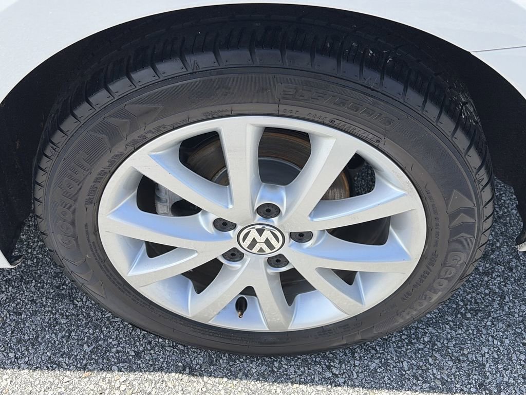 Used 2013 Volkswagen Jetta SE FWD image 29