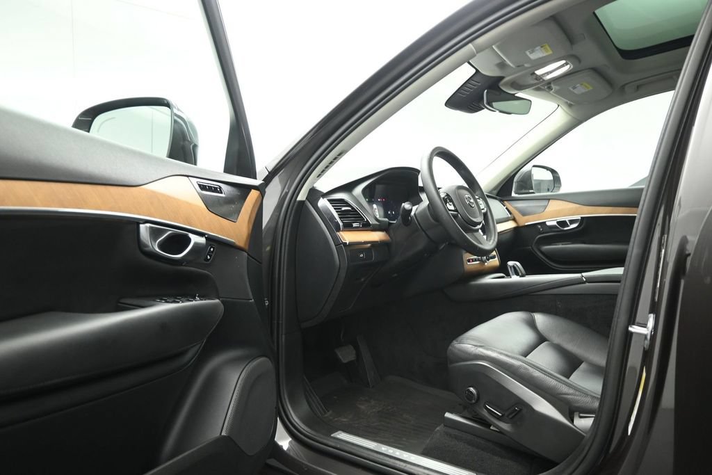 Used 2023 Volvo XC90 B6 Plus w/ Protection Package Premier AWD/4WD image 5