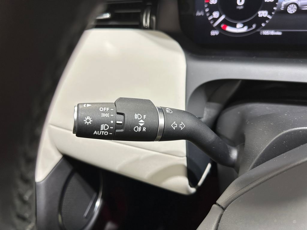 Used 2025 Land Rover Discovery Sport S image 19