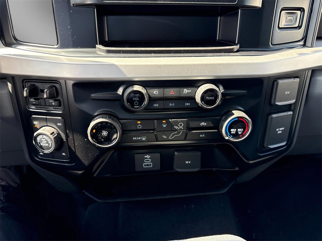 New 2025 Ford F350 XLT w/ Tremor Off-Road Package image 29