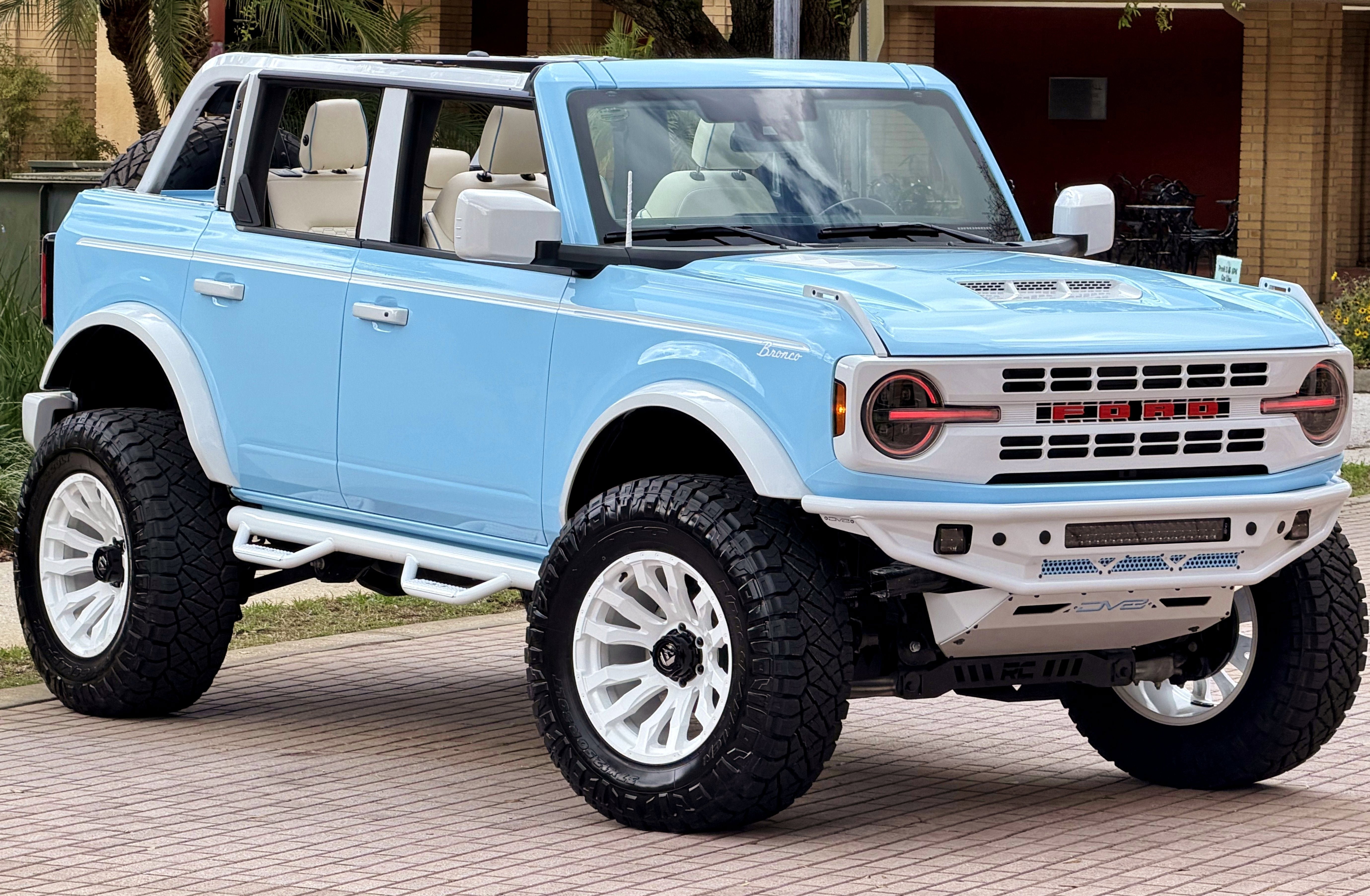 Used 2025 Ford Bronco Outer Banks AWD/4WD image 18